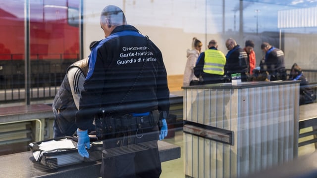Nationalrat will Grenzkontrollen und Verschärfungen im Asylwesen