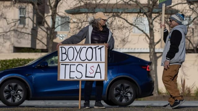 Boykott, Shitstorm: Tesla schlittert in Krise – Trump eilt herbei