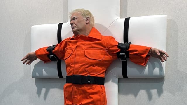 Trump am heiligen Kruzifix? Ein kalkulierter Kunst-Skandal