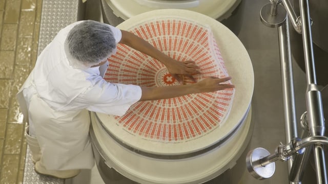 Emmentaler Schaukäserei gibt das Käsen auf