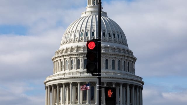 Budgetstreit: Dutzende Republikaner widersetzen sich Trump