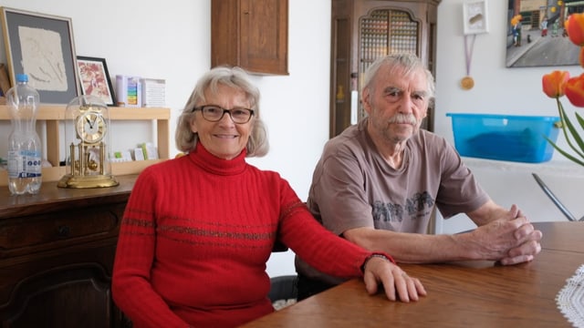Basler Paar stellt Mückenschutz aus alten Veloteilen her