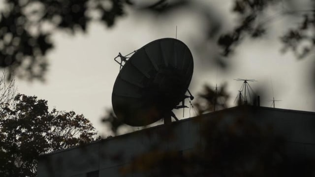 Verbotene Antennen auf russischem Diplomatiegebäude