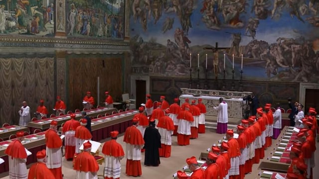 Der erste Papst-Wahlgang beginnt