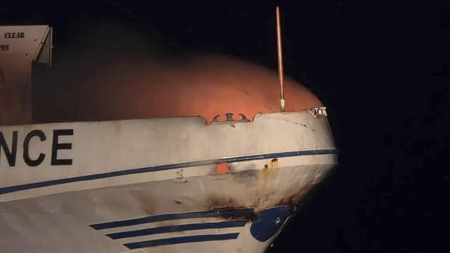 Hilfsschiff für Gaza steht vor Malta in Flammen – das ist bekannt