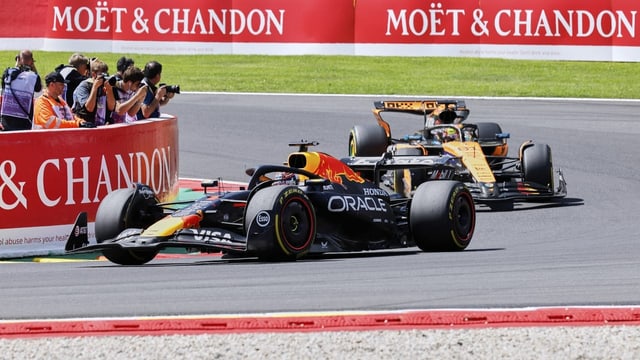 1. Rennen in Ära nach Horner: Verstappen siegt vor McLaren-Duo