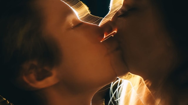 «Fucking fucking schön»: Ein Must-read über den ersten Sex