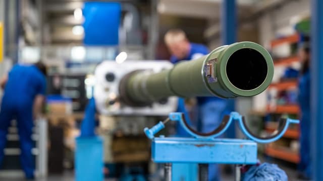 Deutsche Autobauer schielen auf boomende Rüstungsindustrie