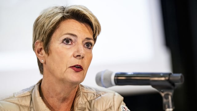 Keller-Sutter im Lötschental: «Sie sind nicht allein»