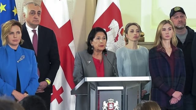 Präsidentin ruft zum Protest auf – EU und USA wollen Untersuchung