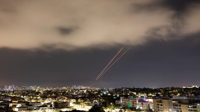 Israel meldet über 200 iranische Drohnen und Raketen