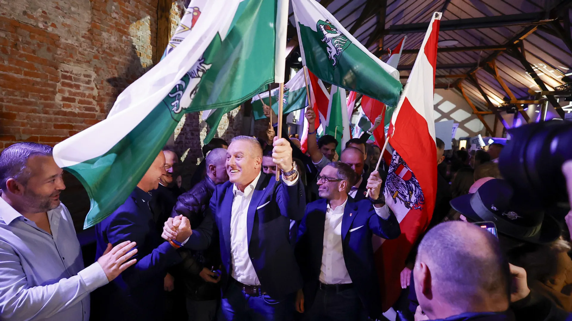 FPÖ-Landesparteiobmann Mario Kunasek (links) und FPÖ-Chef Herbert Kickl (rechts) an einer Wahlkampfveranstaltung in Graz.