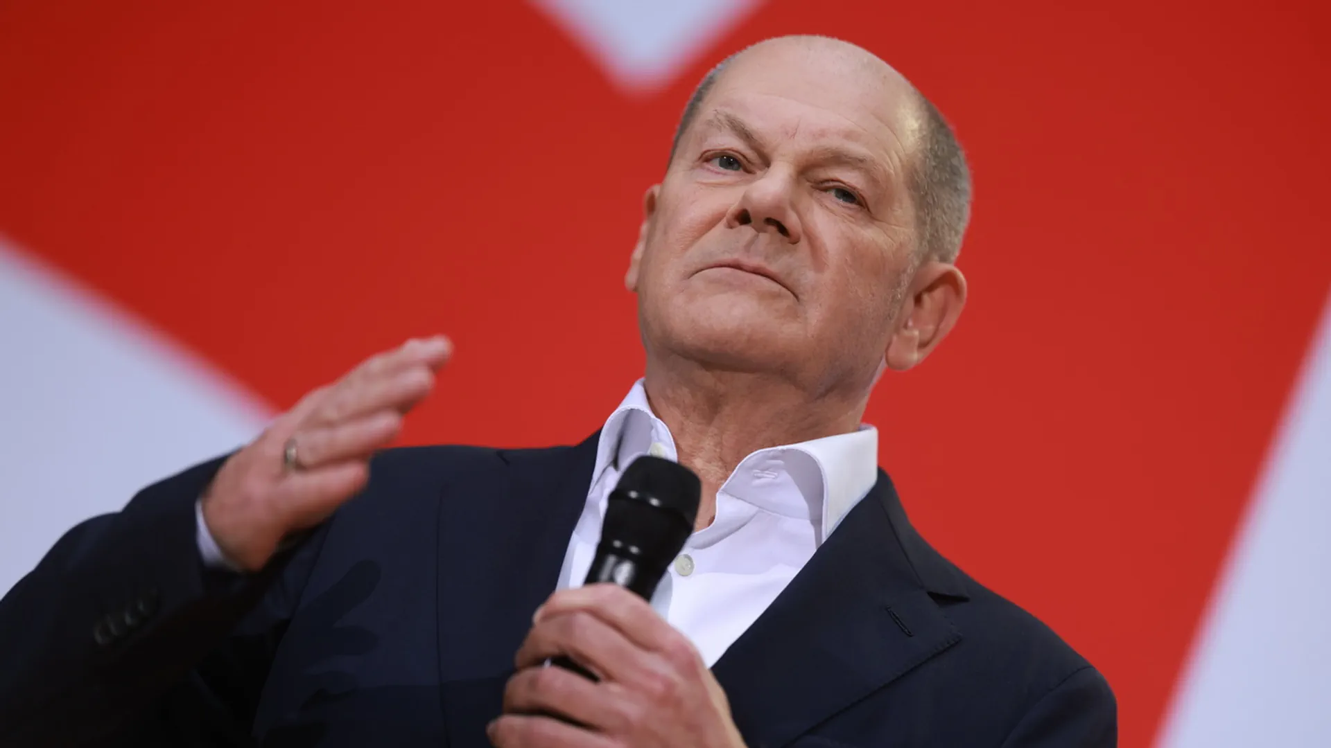 Nach zäher und kontroverser Debatte hat der SPD-Vorstand Olaf Scholz einstimmig als Kanzlerkandidaten nominiert.