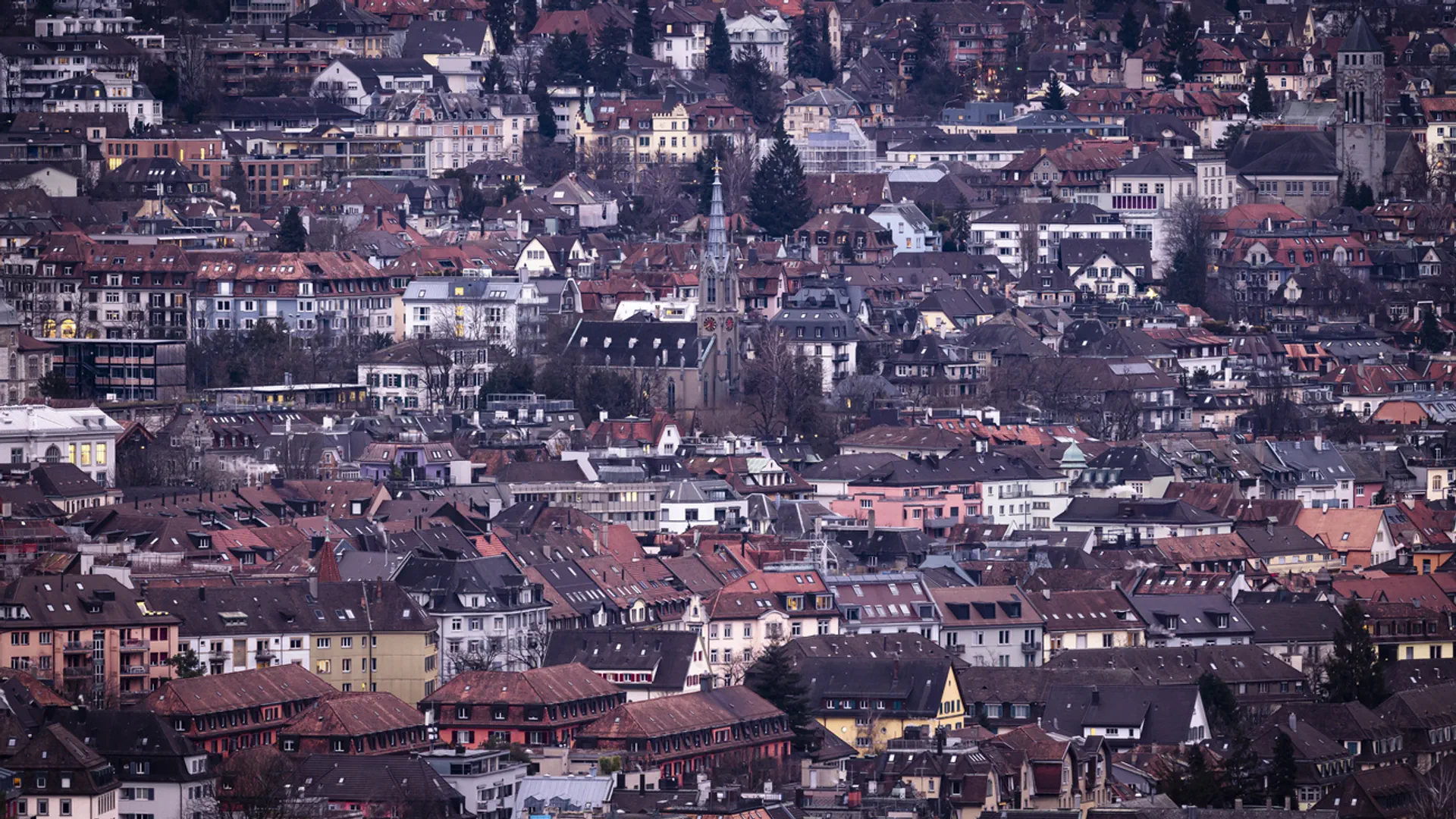 Blick auf dicht bebautes Stadtgebiet