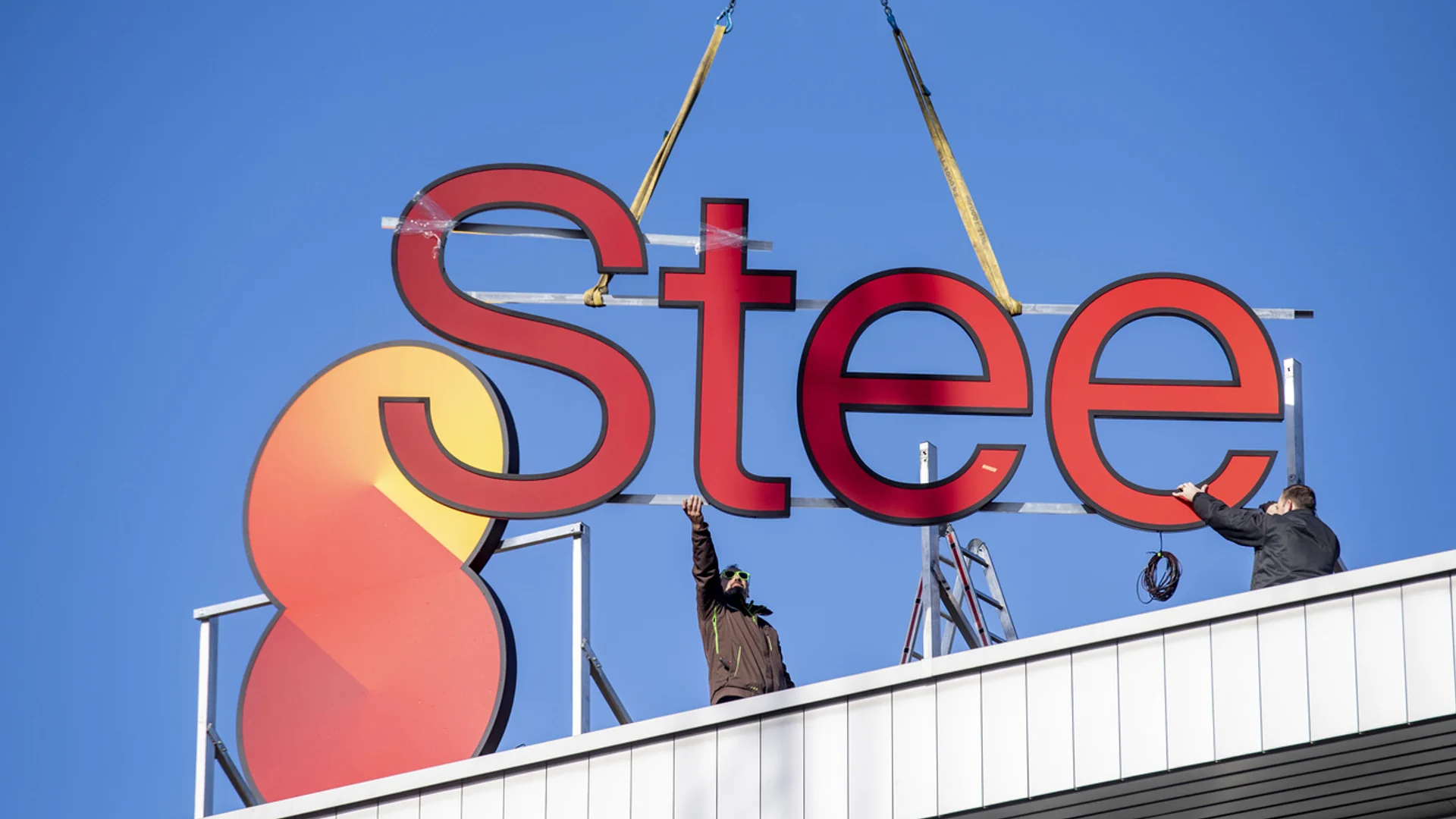 Das Schweizer Unternehmen Swiss Steel baut weltweit 800 Stellen ab.