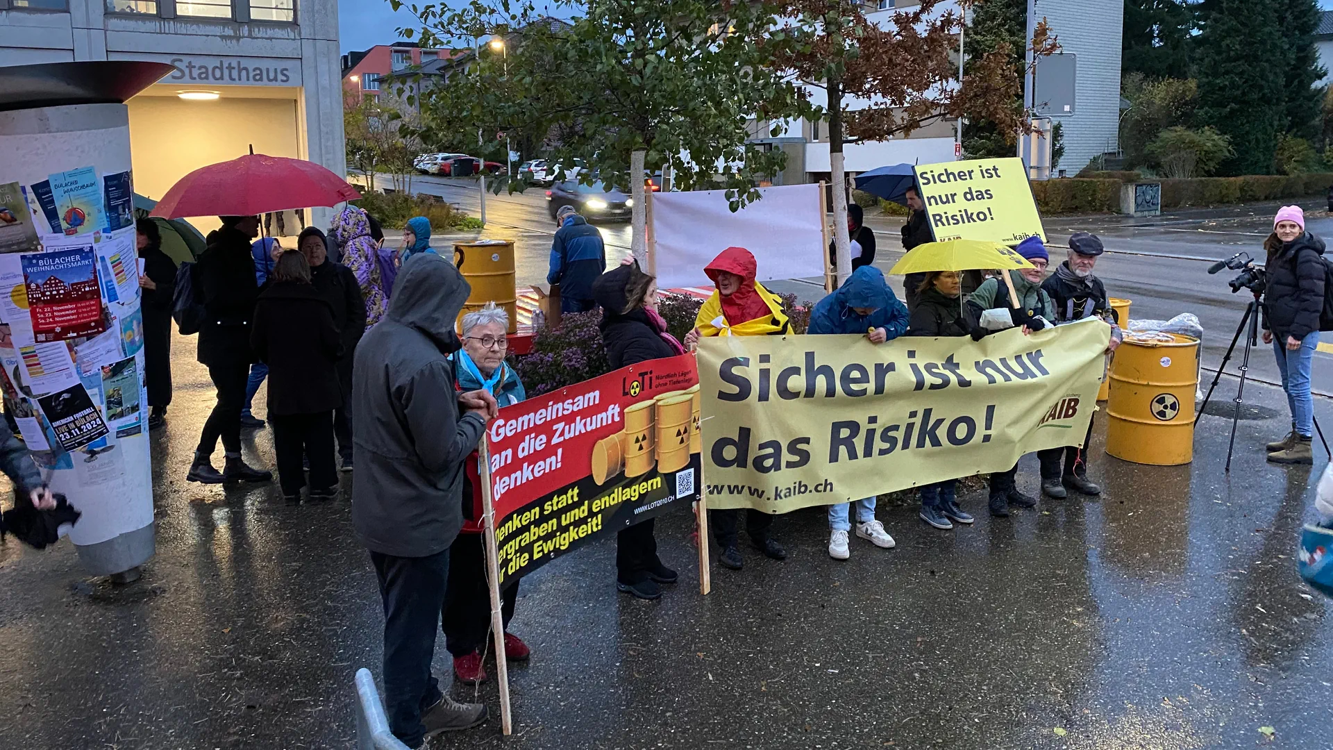 Atom-Demo vor der Stadthalle Bülach