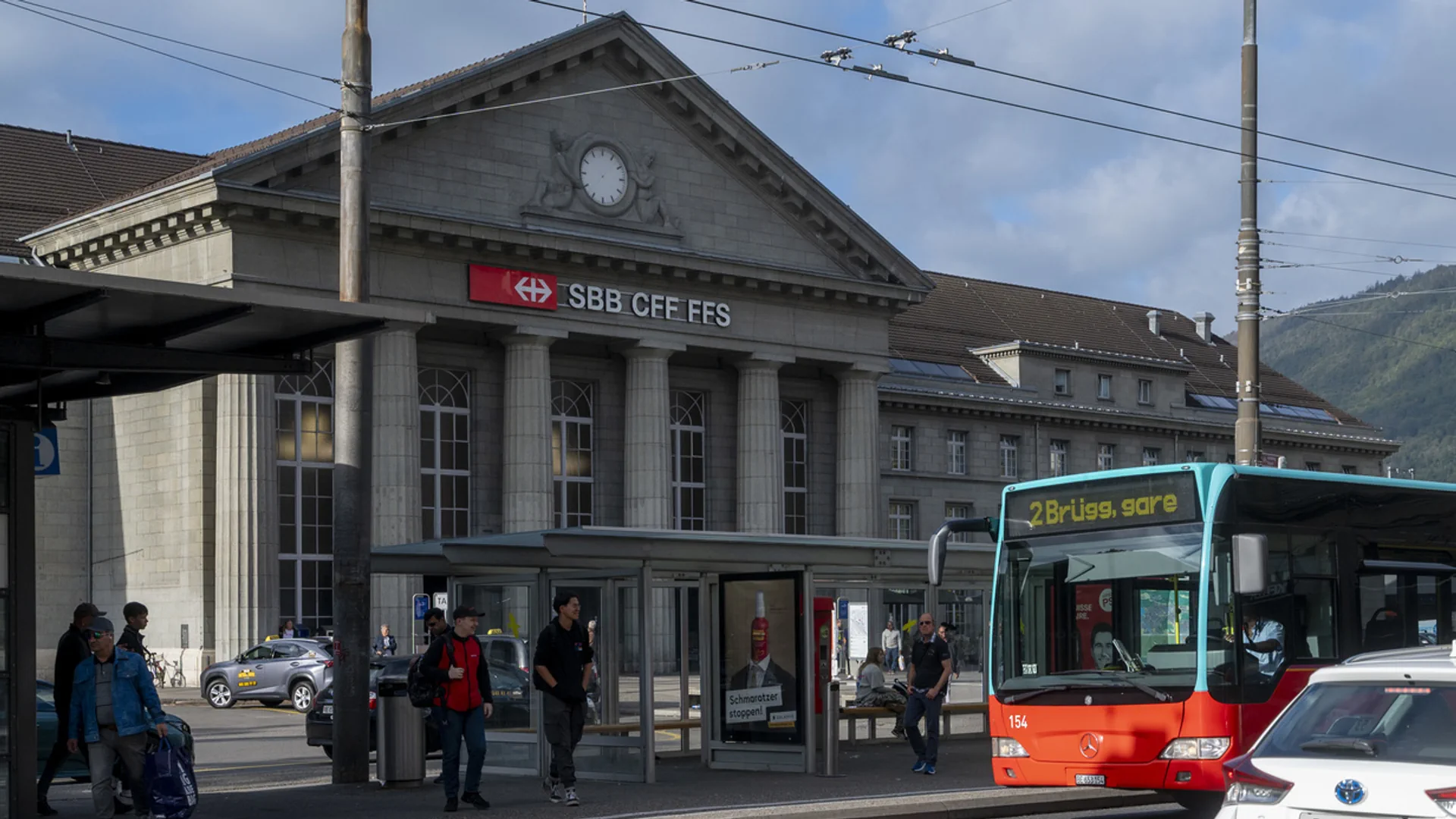 Bahnhof Biel, Bahnhofsplatz