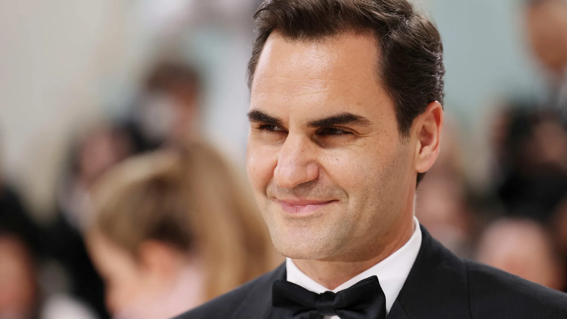 Portraitbild von Roger Federer an der Met Gala in New York.