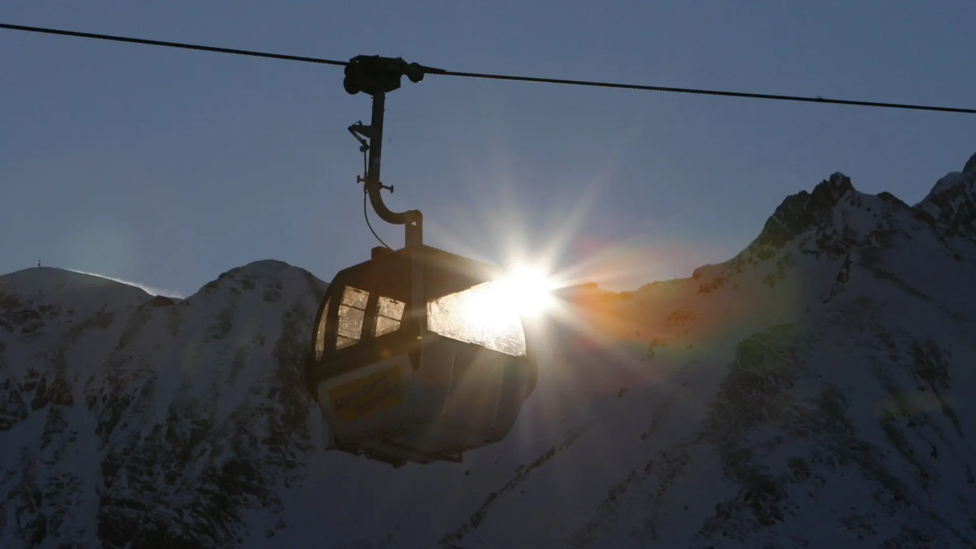 Gondel der Bergbahnen Sörenberg im Gegenlicht