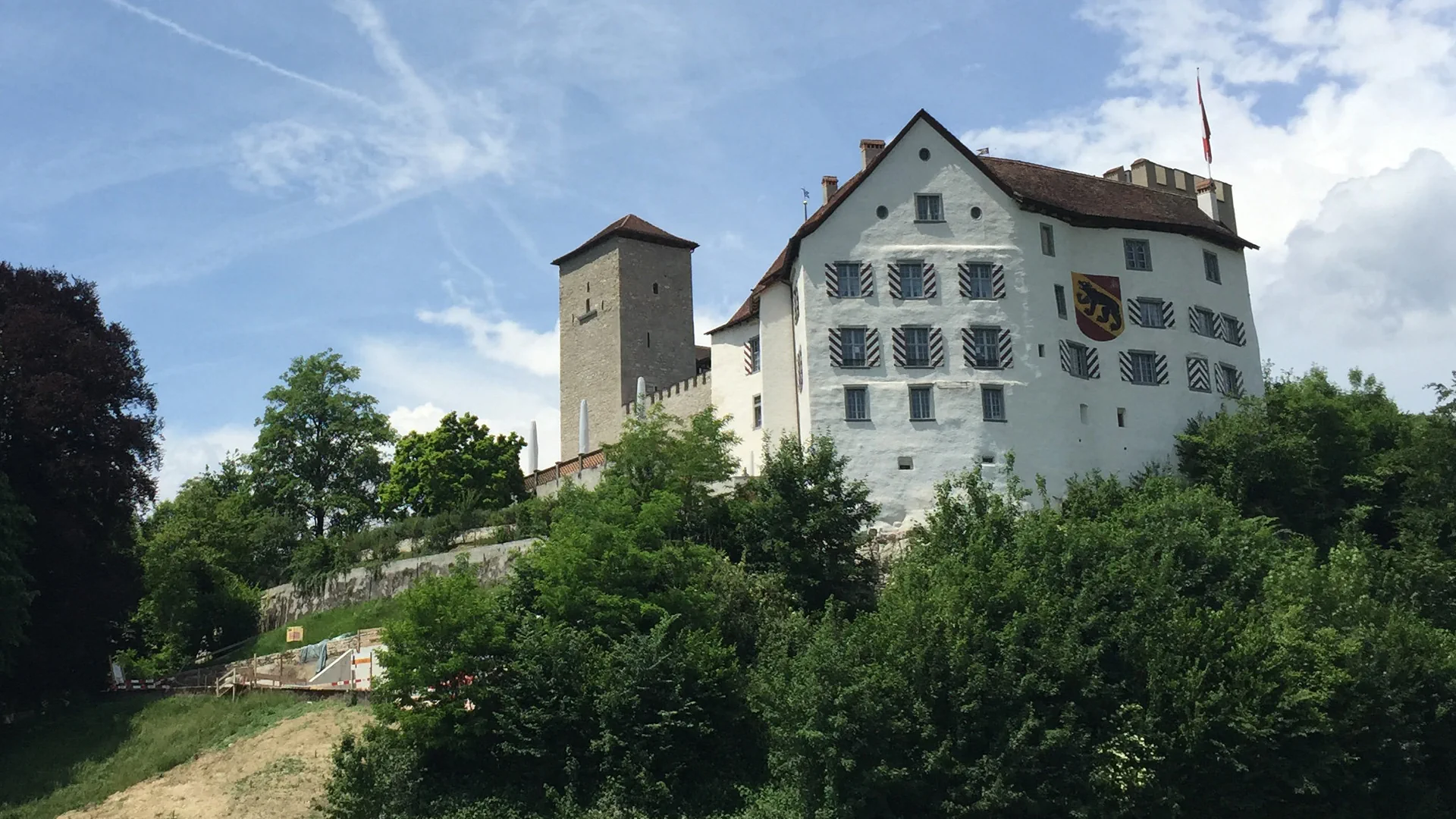 Schloss Wildenstein an einem sonnigen Tag